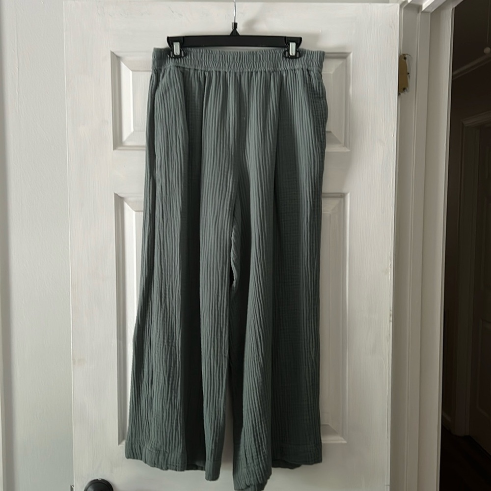 Madewell, The Untailored Wide-Leg Crop Pant in Lightspun